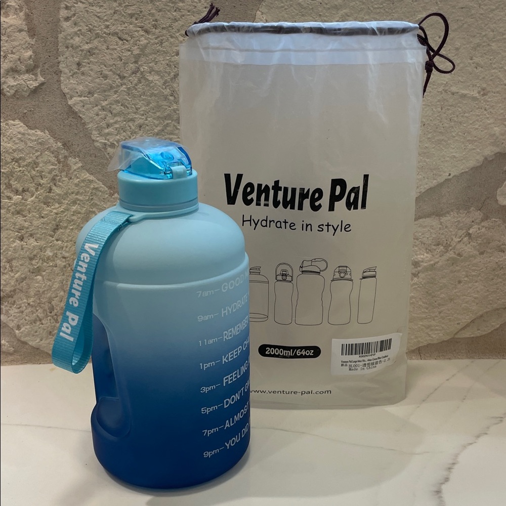 Venture Pal Blue Gradient Water Bottle 64oz